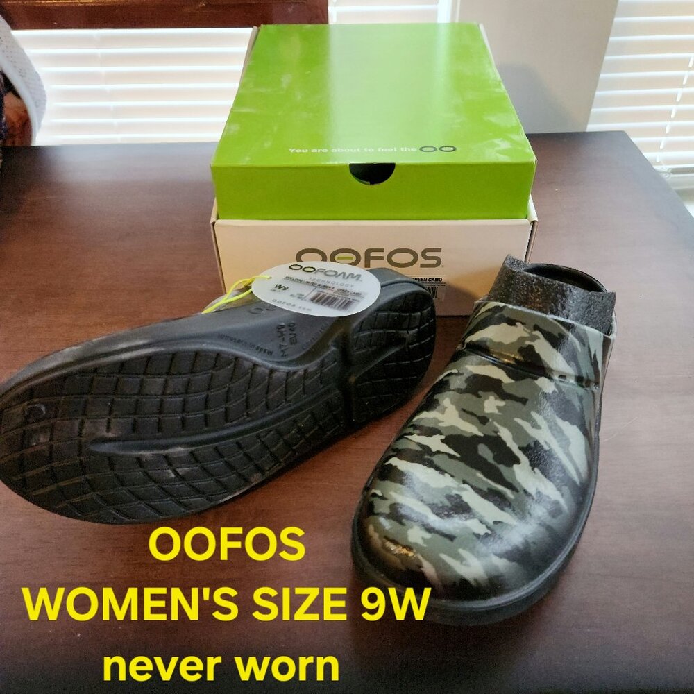 New OOFOS CLOGS